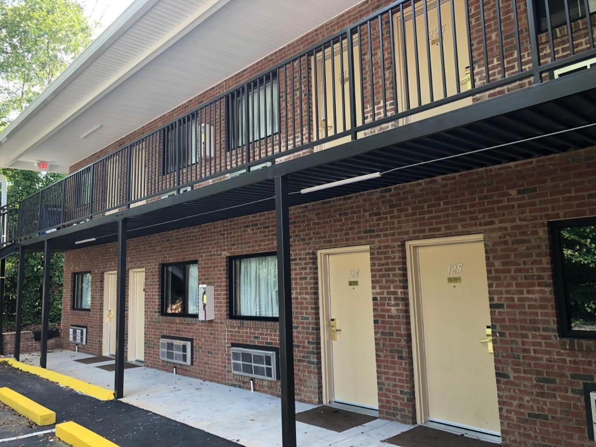 Budget Host Motel 2*