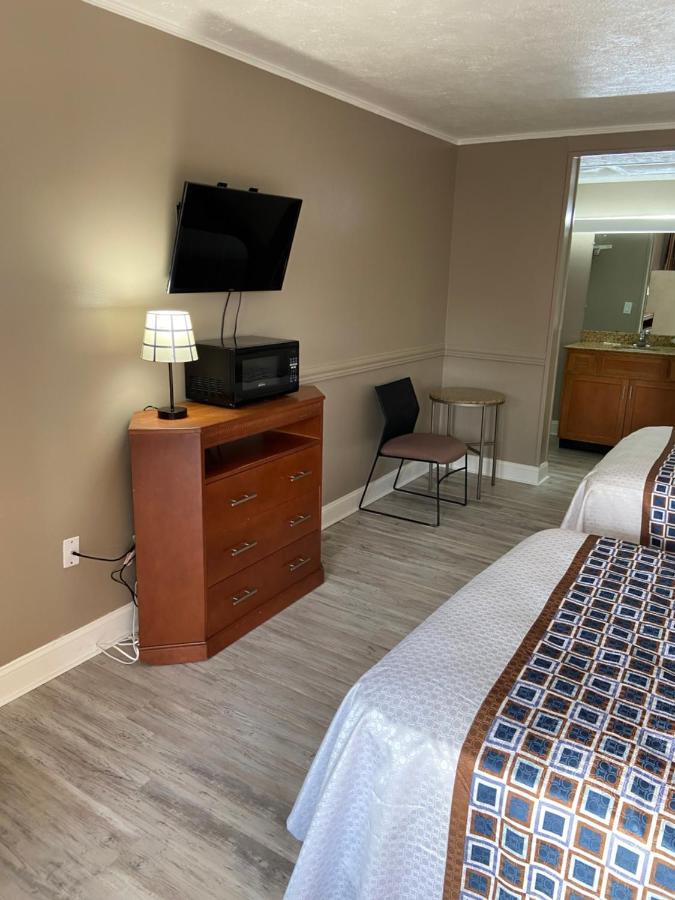 Motel Budget Host