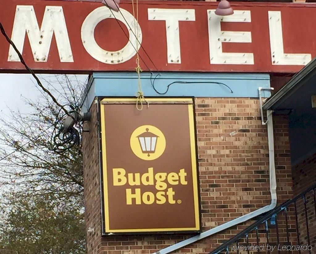 Motel Budget Host 2*